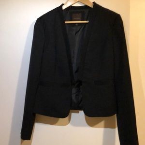 Bundle 3/$50 Like 🆕 Limited Black Blazer